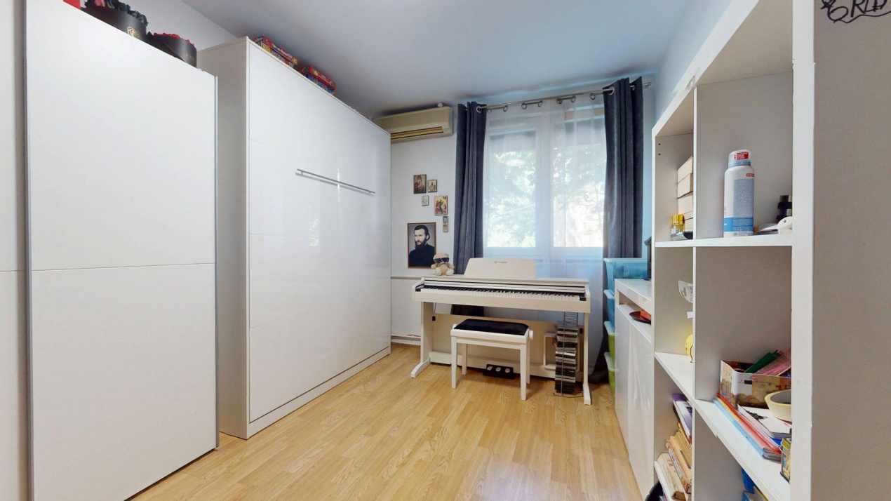 Apartament 3 camere Masina de Paine Obor