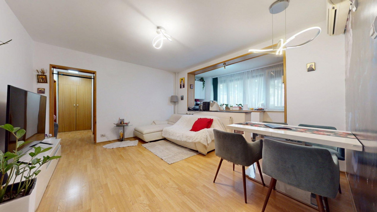 Apartament 3 camere Masina de Paine Obor
