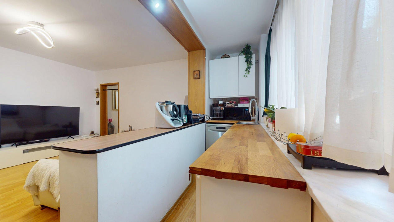 Apartament 3 camere Masina de Paine Obor