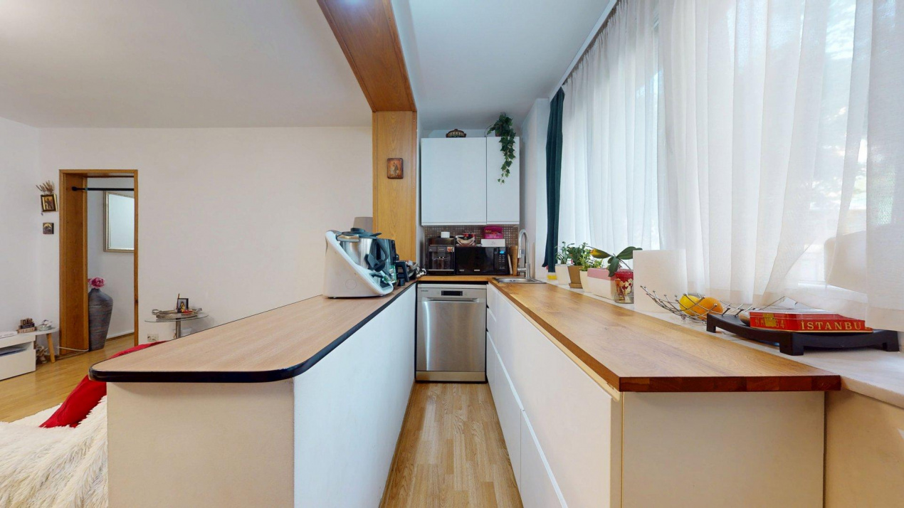 Apartament 3 camere Masina de Paine Obor
