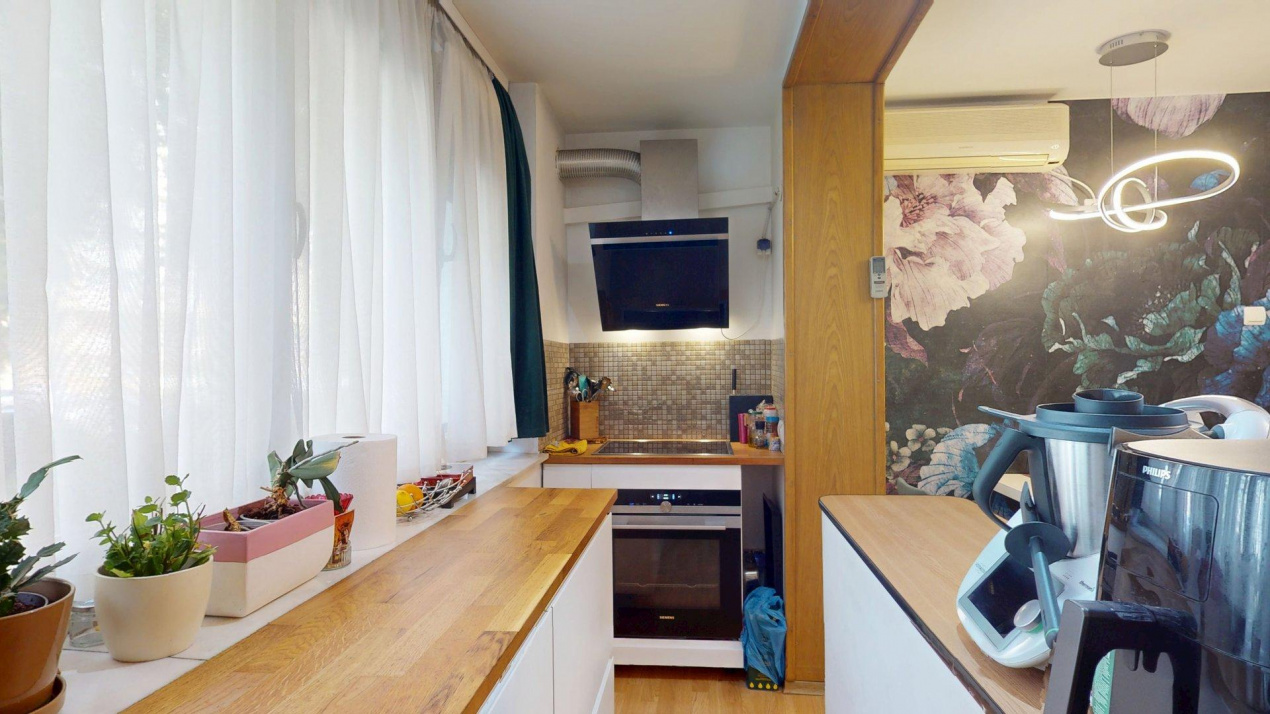 Apartament 3 camere Masina de Paine Obor