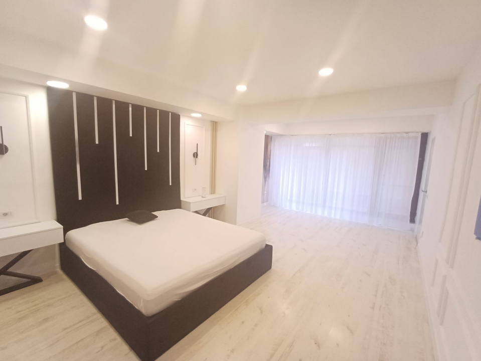 Apartament 3 camere superb si curte proprie Parc Herastrau