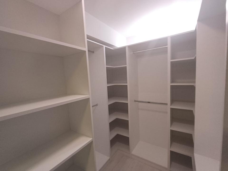 Apartament 3 camere superb si curte proprie Parc Herastrau