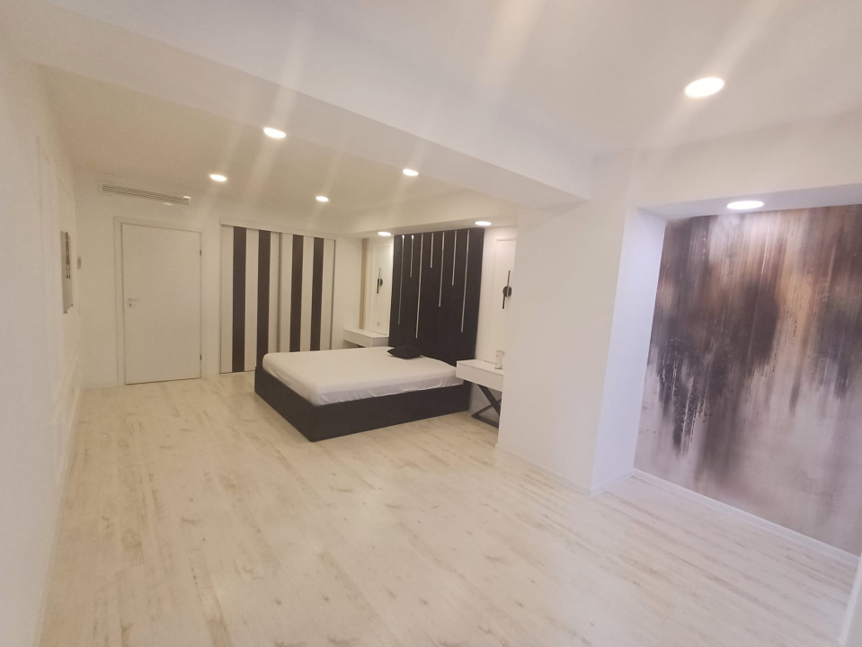 Apartament 3 camere superb si curte proprie Parc Herastrau