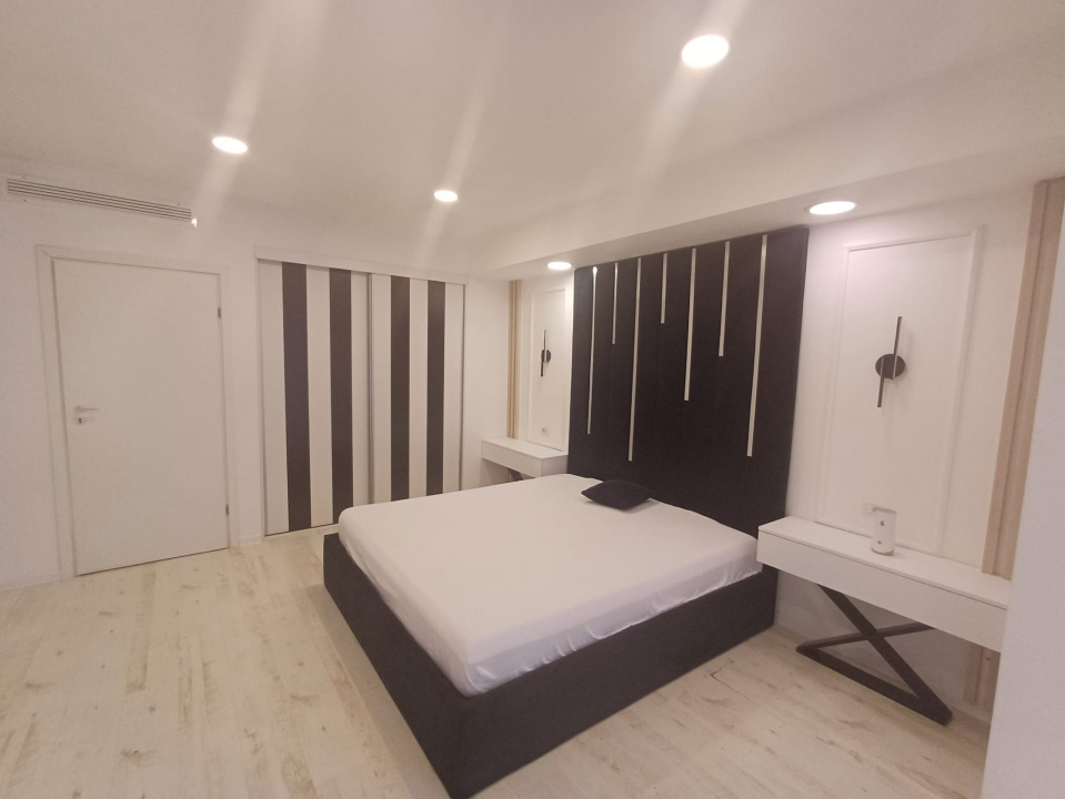 Apartament 3 camere superb si curte proprie Parc Herastrau