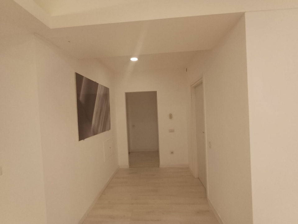 Apartament 3 camere superb si curte proprie Parc Herastrau