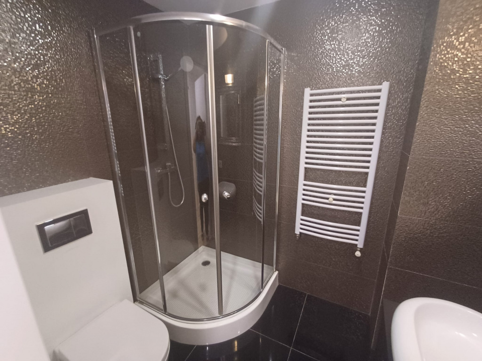 Apartament 3 camere superb si curte proprie Parc Herastrau