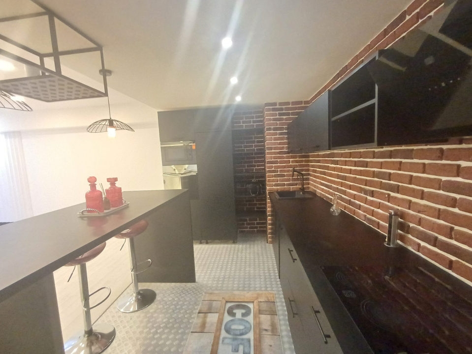 Apartament 3 camere superb si curte proprie Parc Herastrau