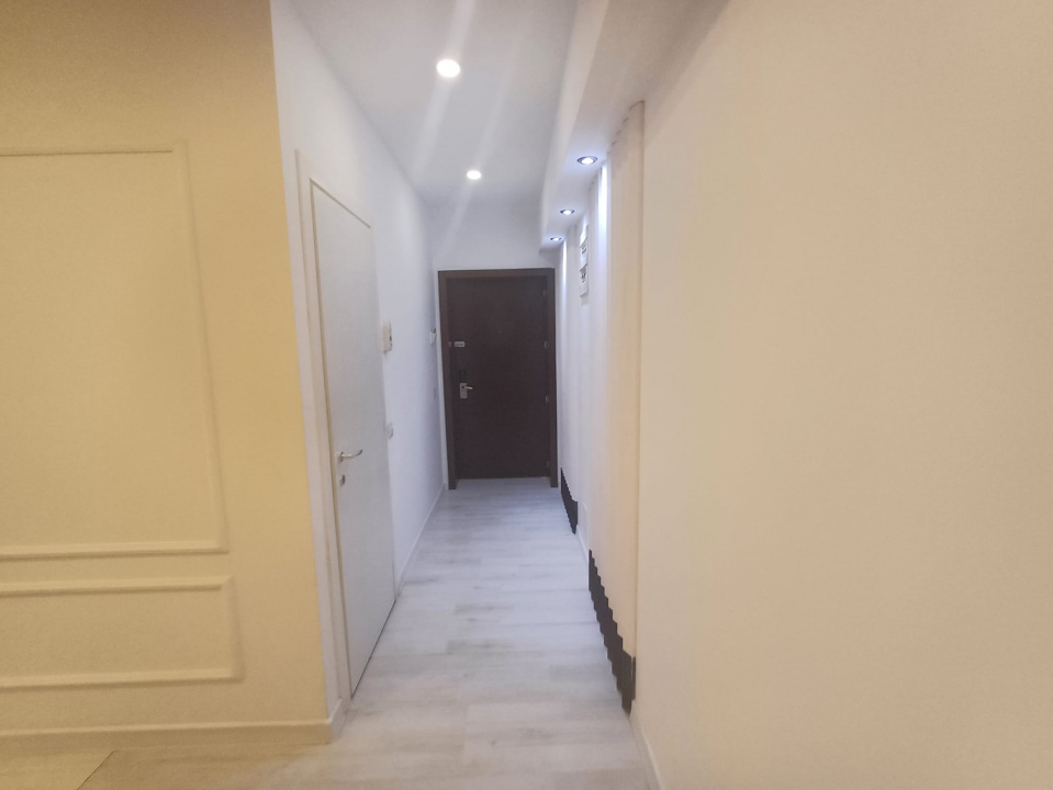 Apartament 3 camere superb si curte proprie Parc Herastrau