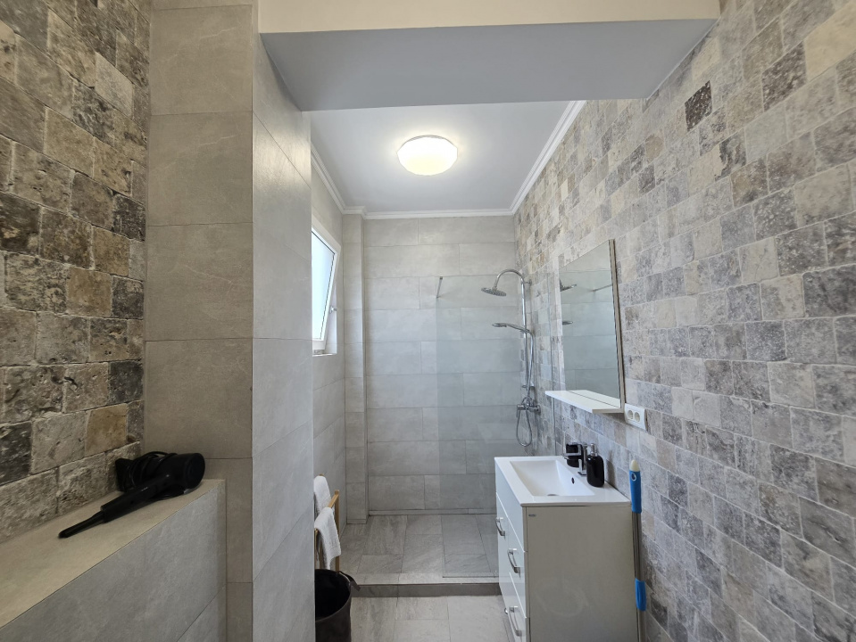 MAMAIA SAT- Apartament 3 camere cu vedere la mare.