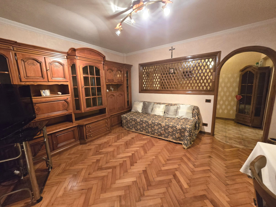 TOMIS NORD- CIRESICA-Apartament 3 camere de vanzare.