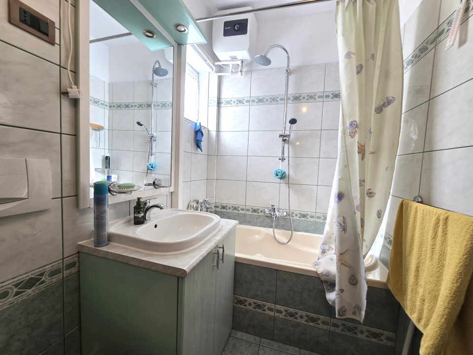 TOMIS NORD- CIRESICA-Apartament 3 camere de vanzare.
