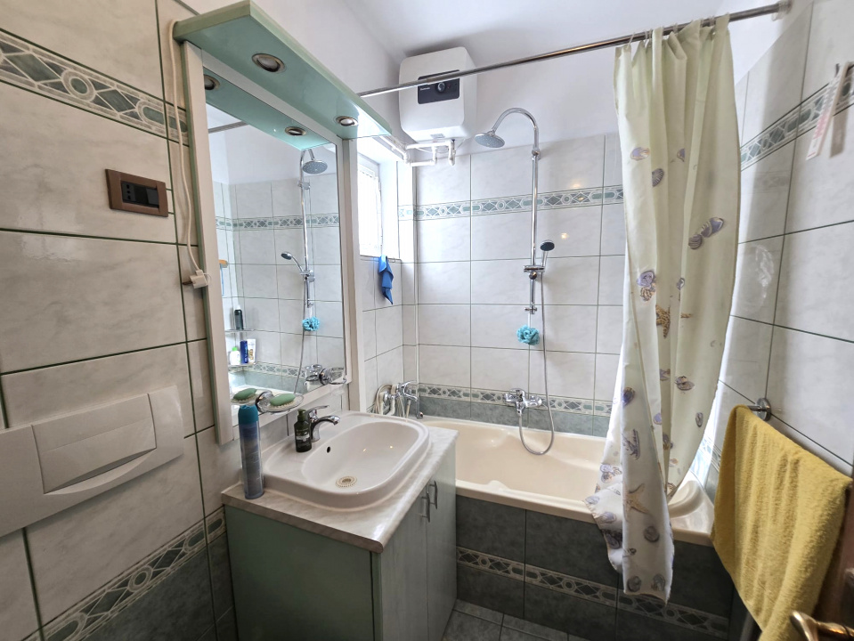 TOMIS NORD- CIRESICA-Apartament 3 camere de vanzare.