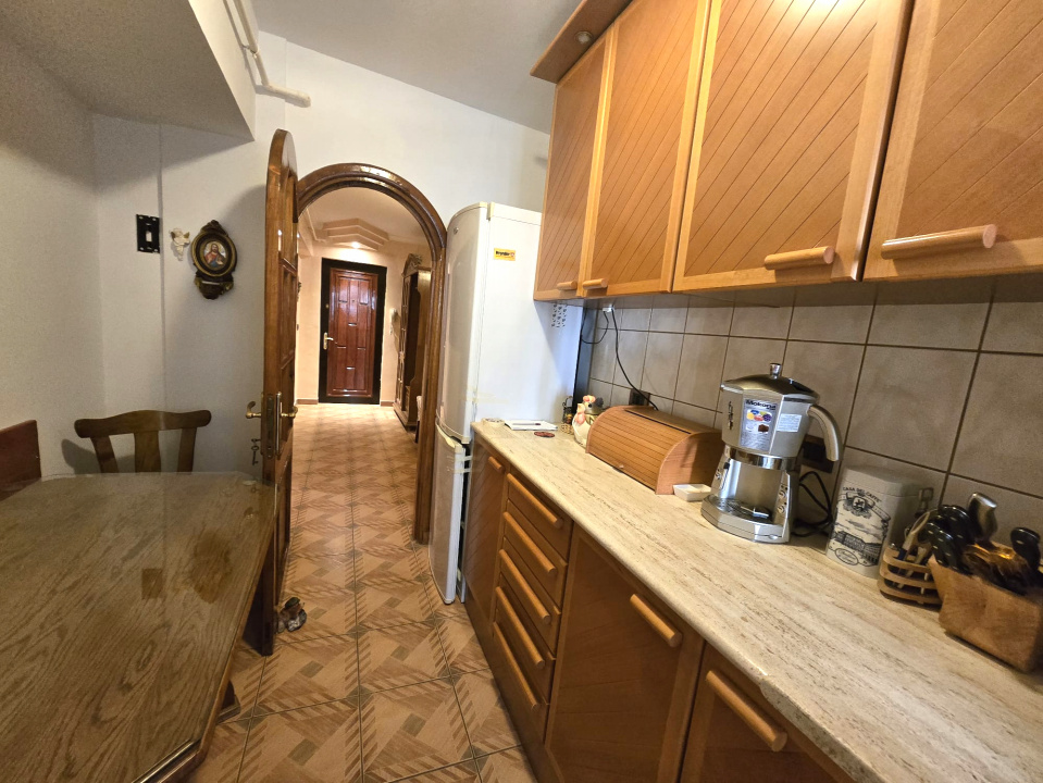 TOMIS NORD- CIRESICA-Apartament 3 camere de vanzare.