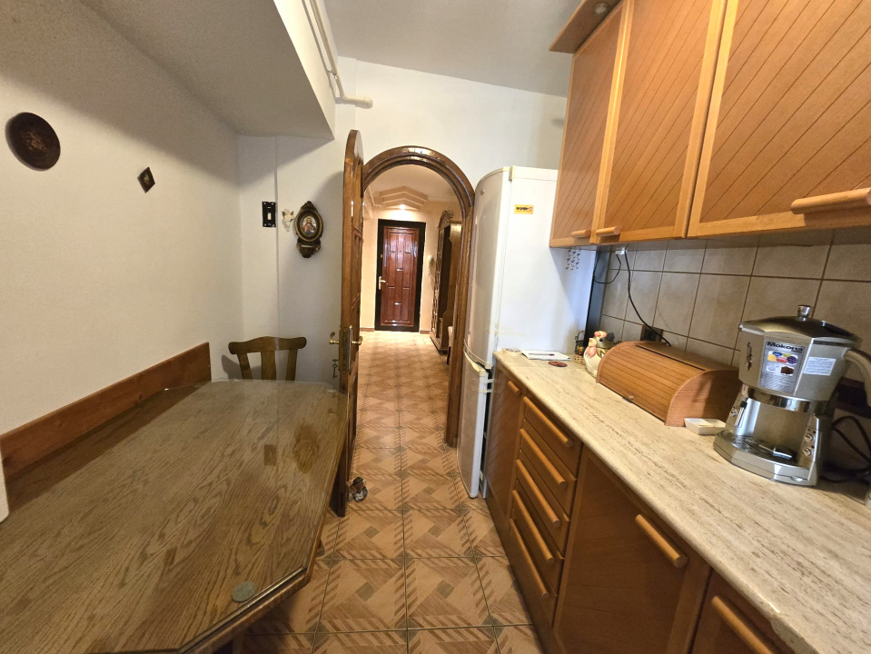 TOMIS NORD- CIRESICA-Apartament 3 camere de vanzare.