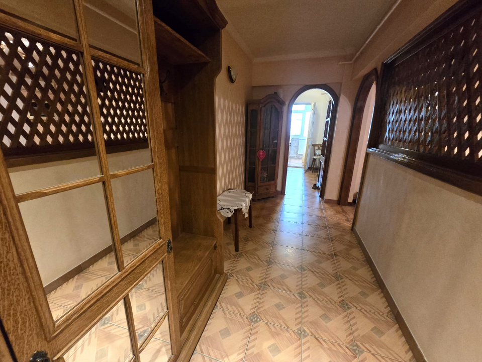 TOMIS NORD- CIRESICA-Apartament 3 camere de vanzare.