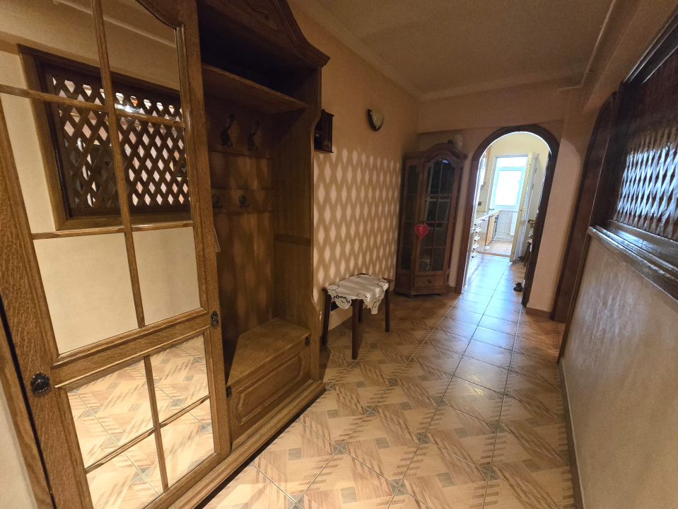 TOMIS NORD- CIRESICA-Apartament 3 camere de vanzare.