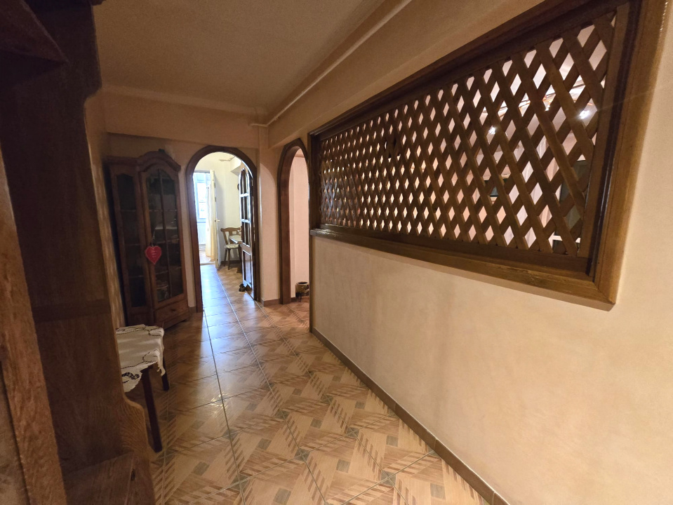 TOMIS NORD- CIRESICA-Apartament 3 camere de vanzare.