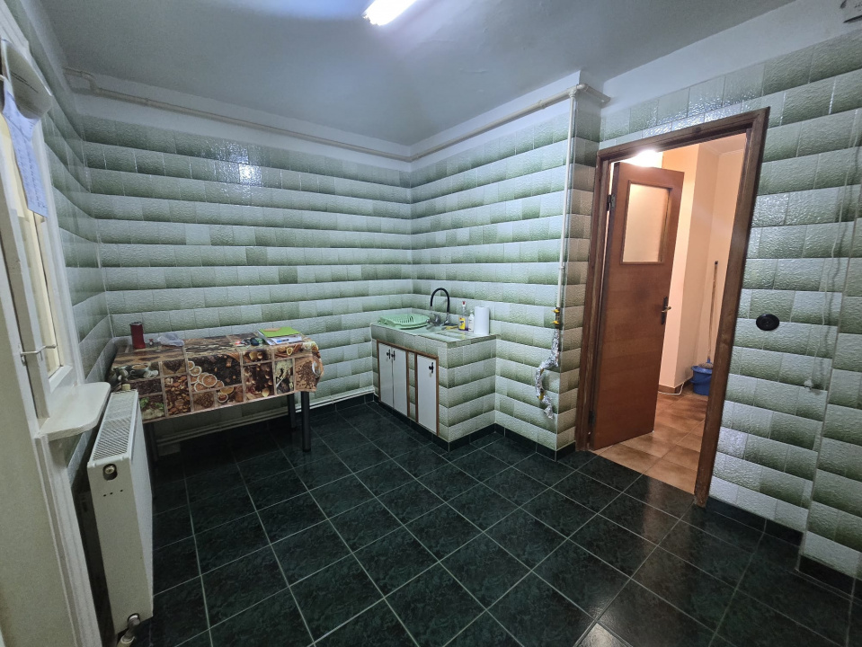 FALEZA NORD- Apartament 3 camere de vanzare.
