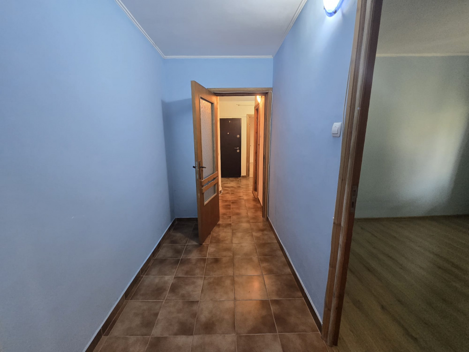FALEZA NORD- Apartament 3 camere de vanzare.
