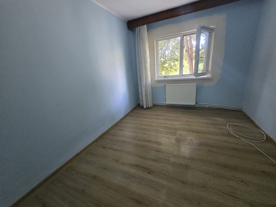 FALEZA NORD- Apartament 3 camere de vanzare.