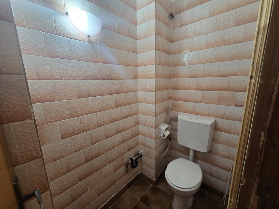 FALEZA NORD- Apartament 3 camere de vanzare.