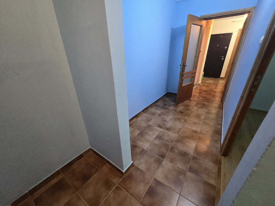 FALEZA NORD- Apartament 3 camere de vanzare.