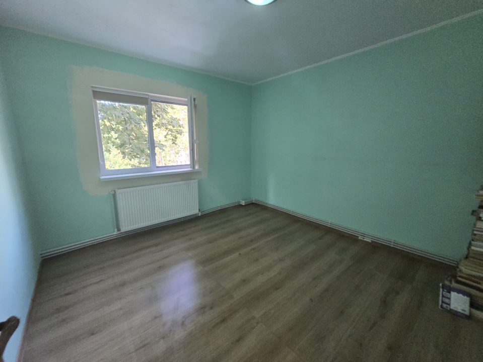 FALEZA NORD- Apartament 3 camere de vanzare.