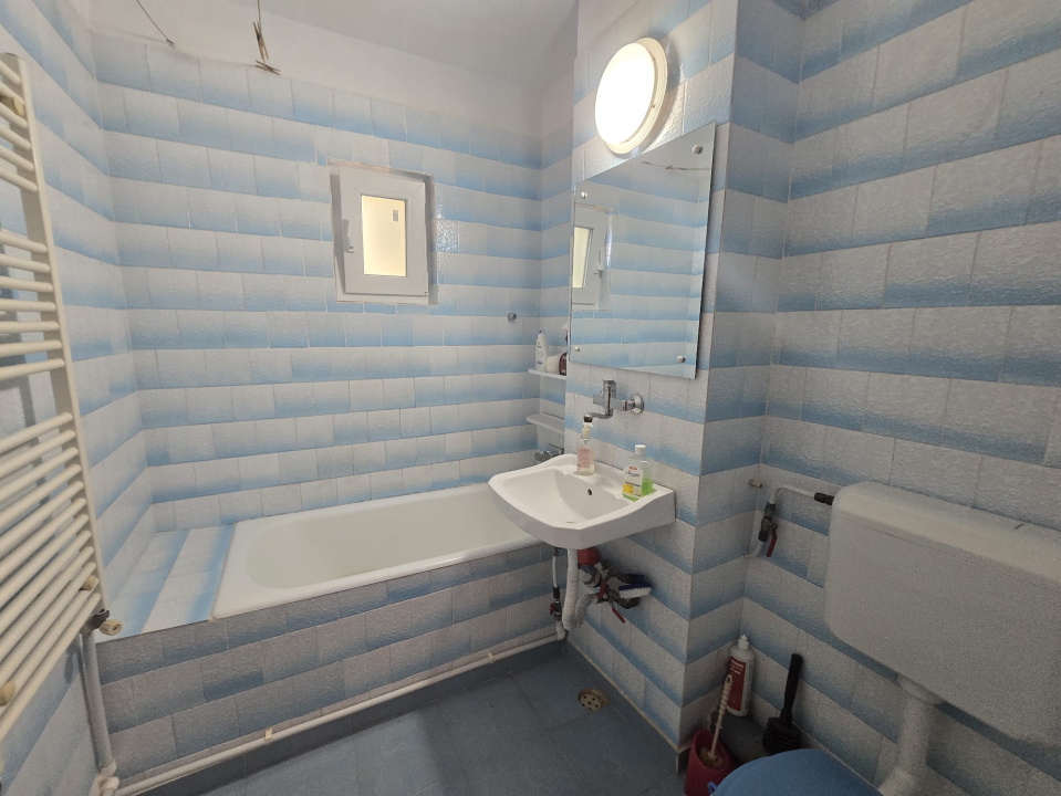 FALEZA NORD- Apartament 3 camere de vanzare.