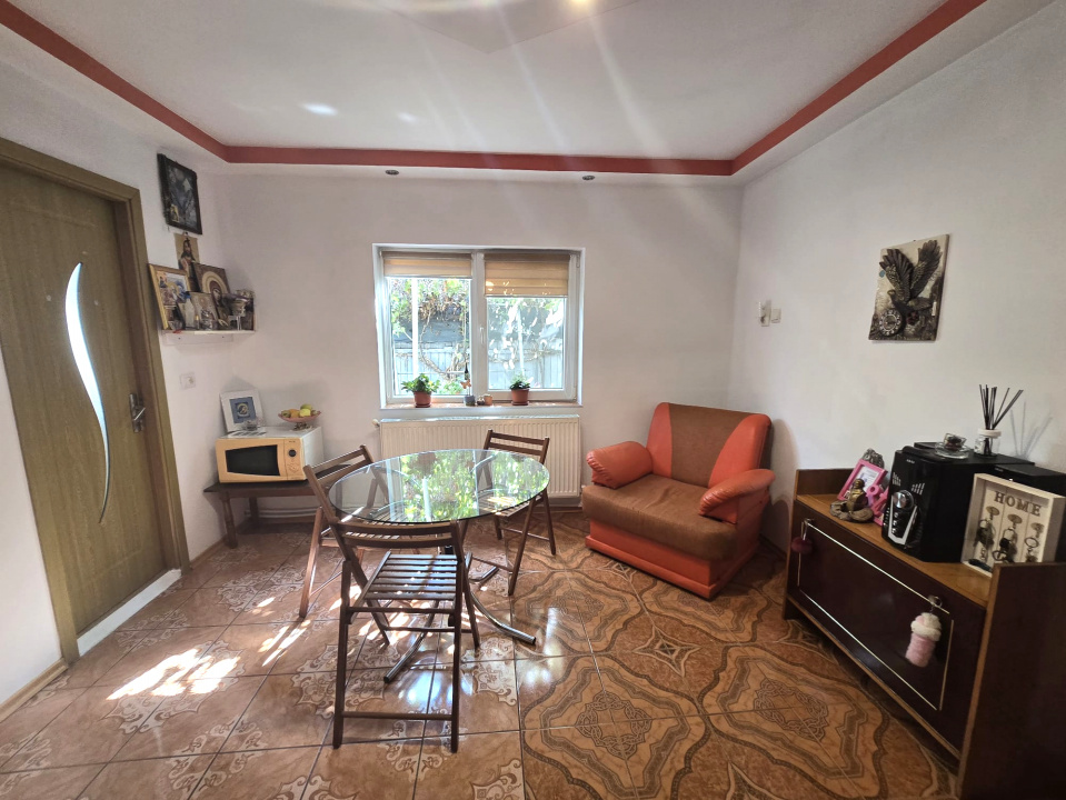 OVIDIU - Casa 3 camere de vanzare.