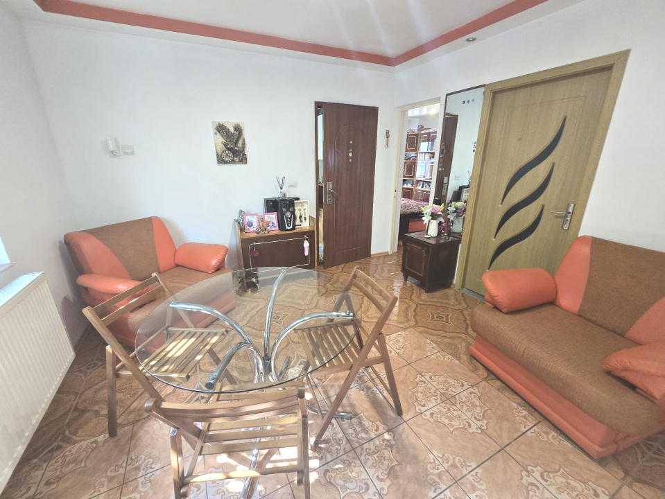 OVIDIU - Casa 3 camere de vanzare.