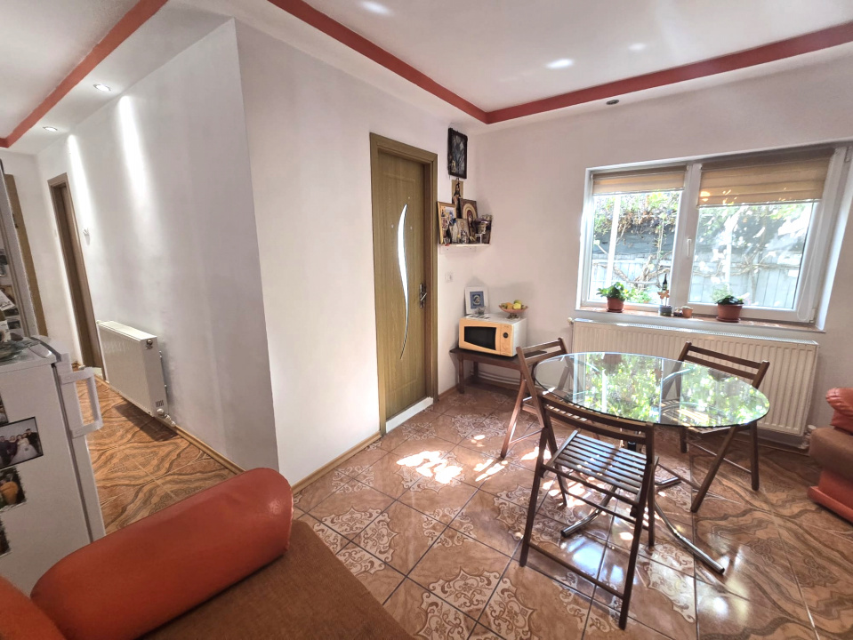 OVIDIU - Casa 3 camere de vanzare.