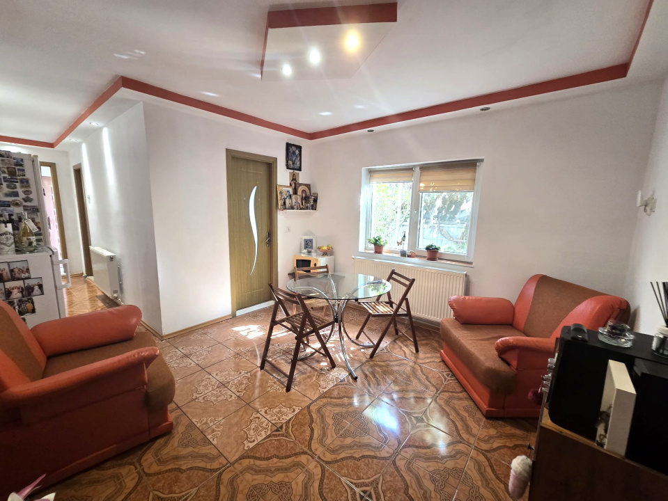 OVIDIU - Casa 3 camere de vanzare.