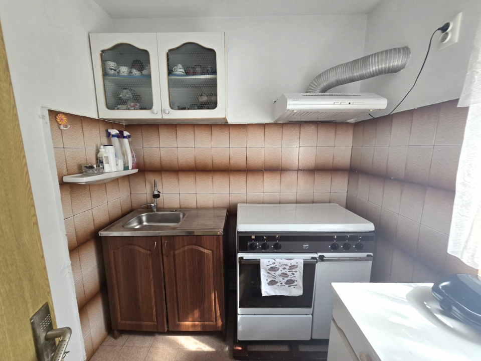 OVIDIU - Casa 3 camere de vanzare.