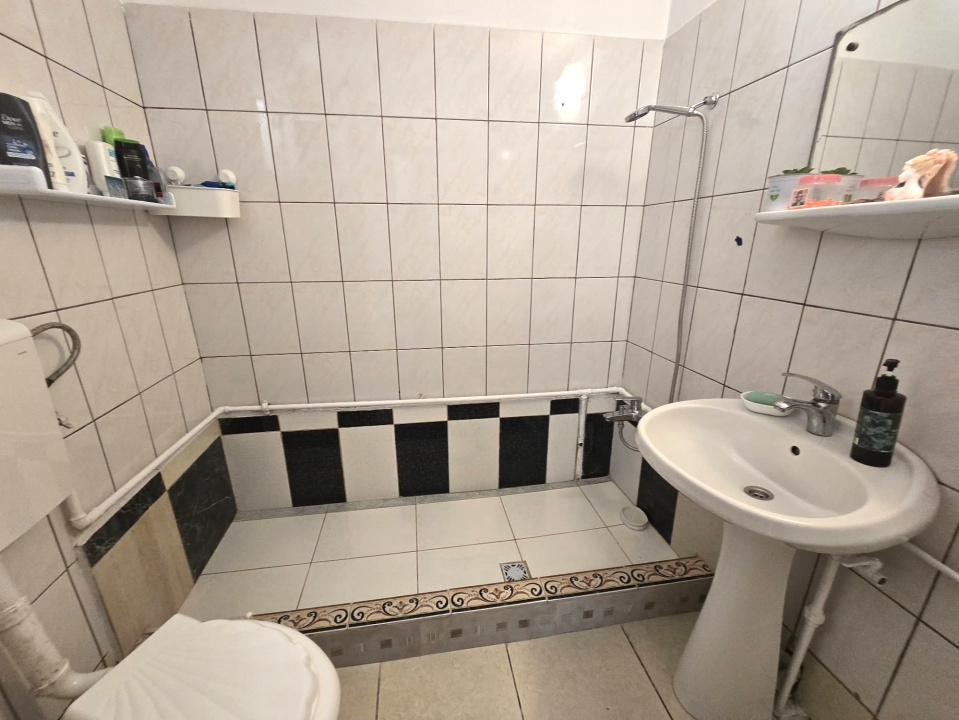 OVIDIU - Casa 3 camere de vanzare.
