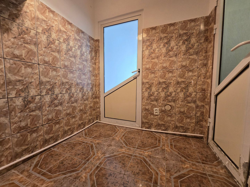 CET - Garsoniera | piata Cet | libera | etaj 3