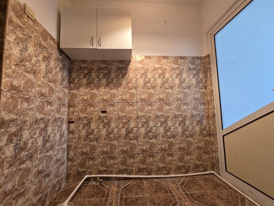 CET - Garsoniera | piata Cet | libera | etaj 3