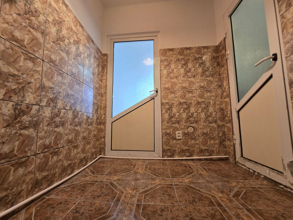 CET - Garsoniera | piata Cet | libera | etaj 3