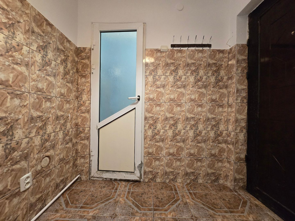 CET - Garsoniera | piata Cet | libera | etaj 3