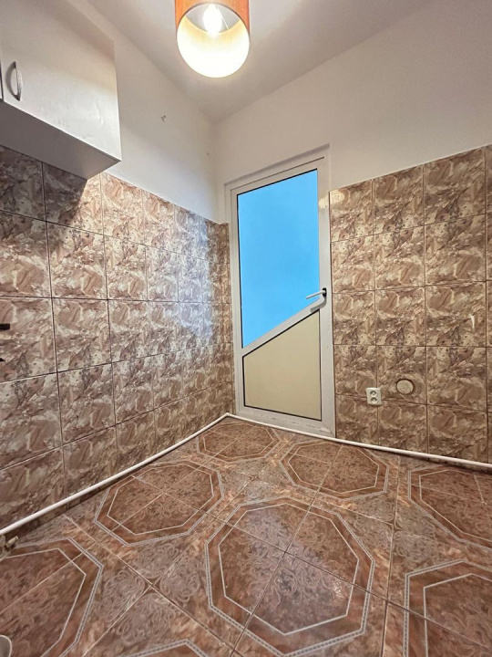 CET - Garsoniera | piata Cet | libera | etaj 3