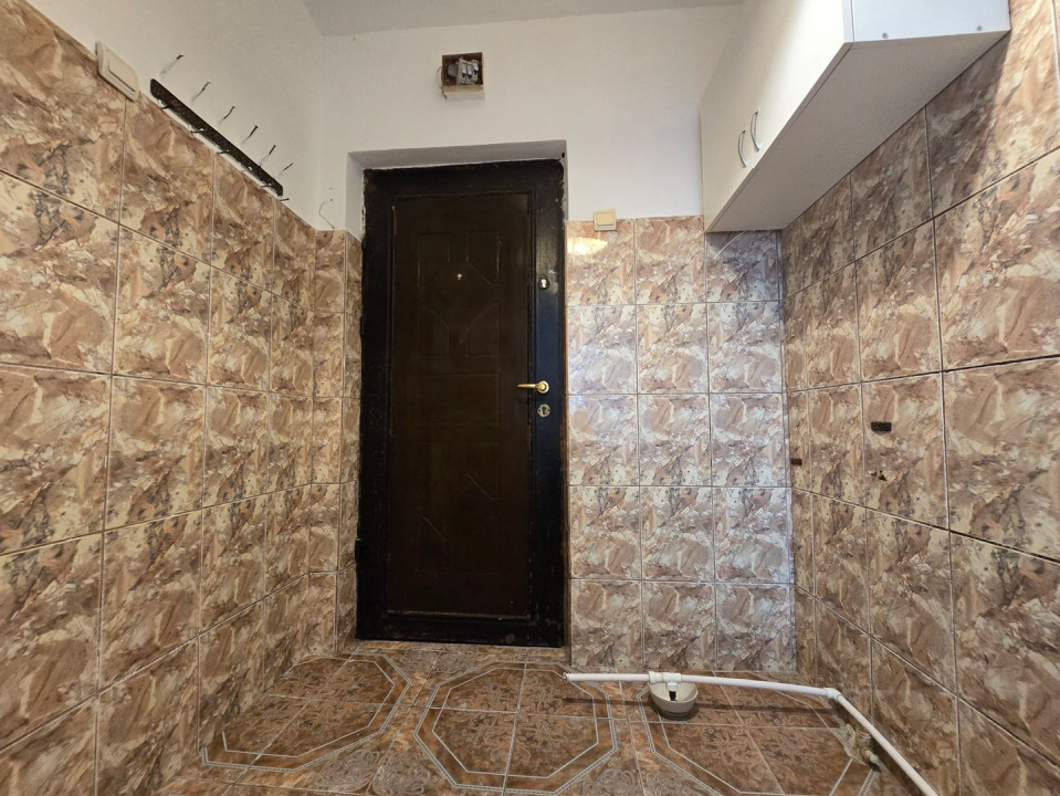 CET - Garsoniera | piata Cet | libera | etaj 3