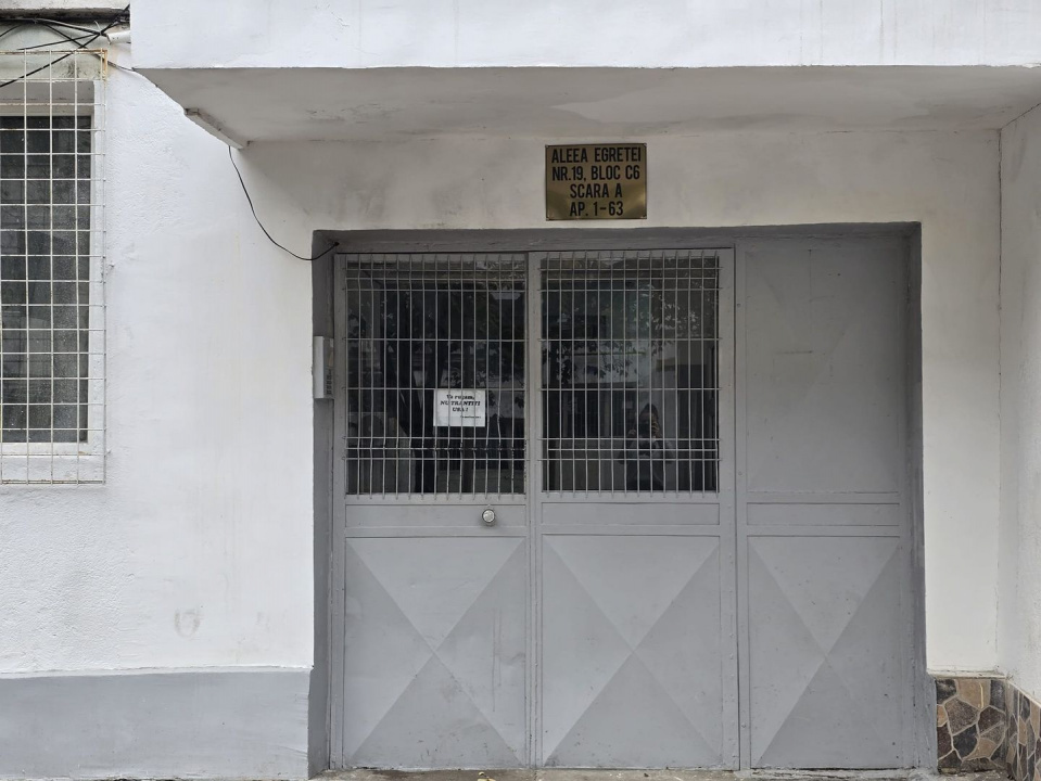 CET - Garsoniera | piata Cet | libera | etaj 3