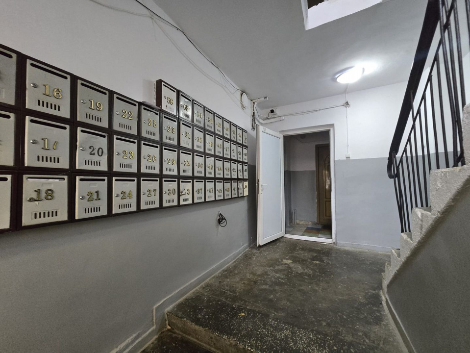 CET - Garsoniera | piata Cet | libera | etaj 3