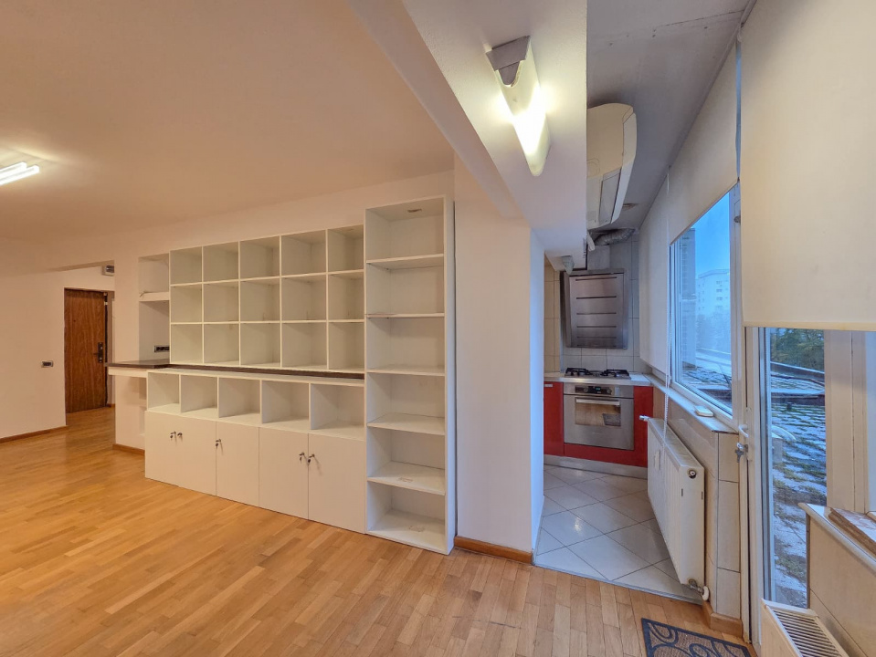 Apart 3 camere birouri stradal Bulevardul Unirii colt Nerva Traian