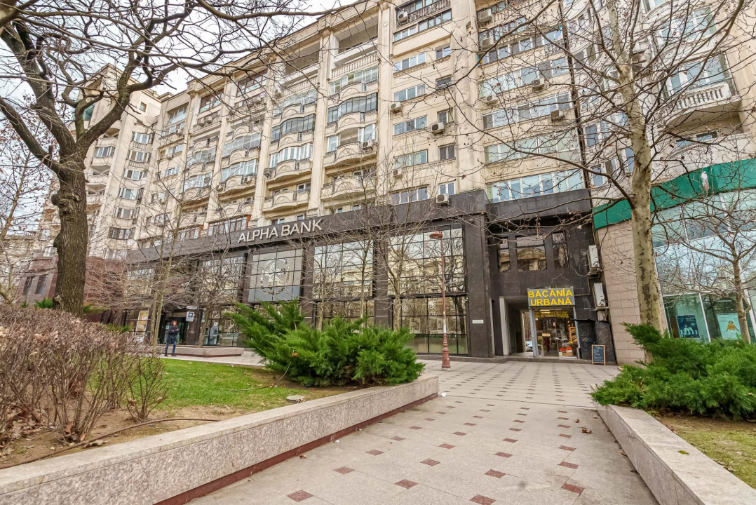 Apart 3 camere birouri stradal Bulevardul Unirii colt Nerva Traian