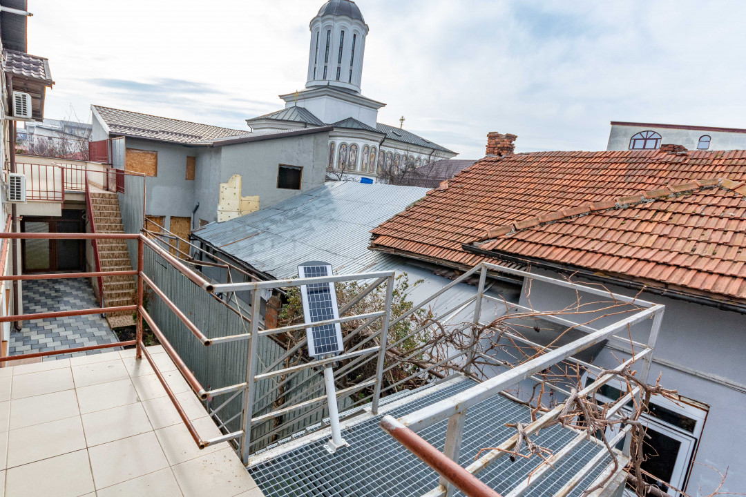  Bucurestii Noi - Chitila Apartament 3  cam la curte, + terasa, comision 0%