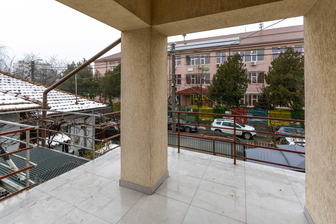  Bucurestii Noi - Chitila Apartament 3  cam la curte, + terasa, comision 0%