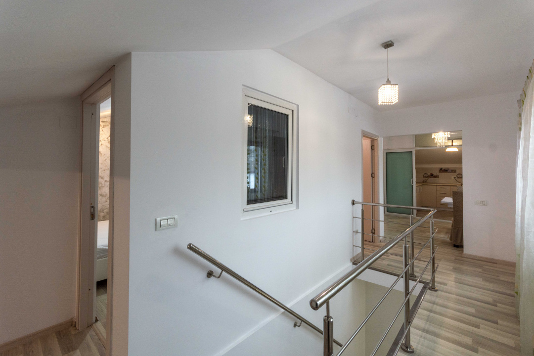  Bucurestii Noi - Chitila Apartament 3  cam la curte, + terasa, comision 0%