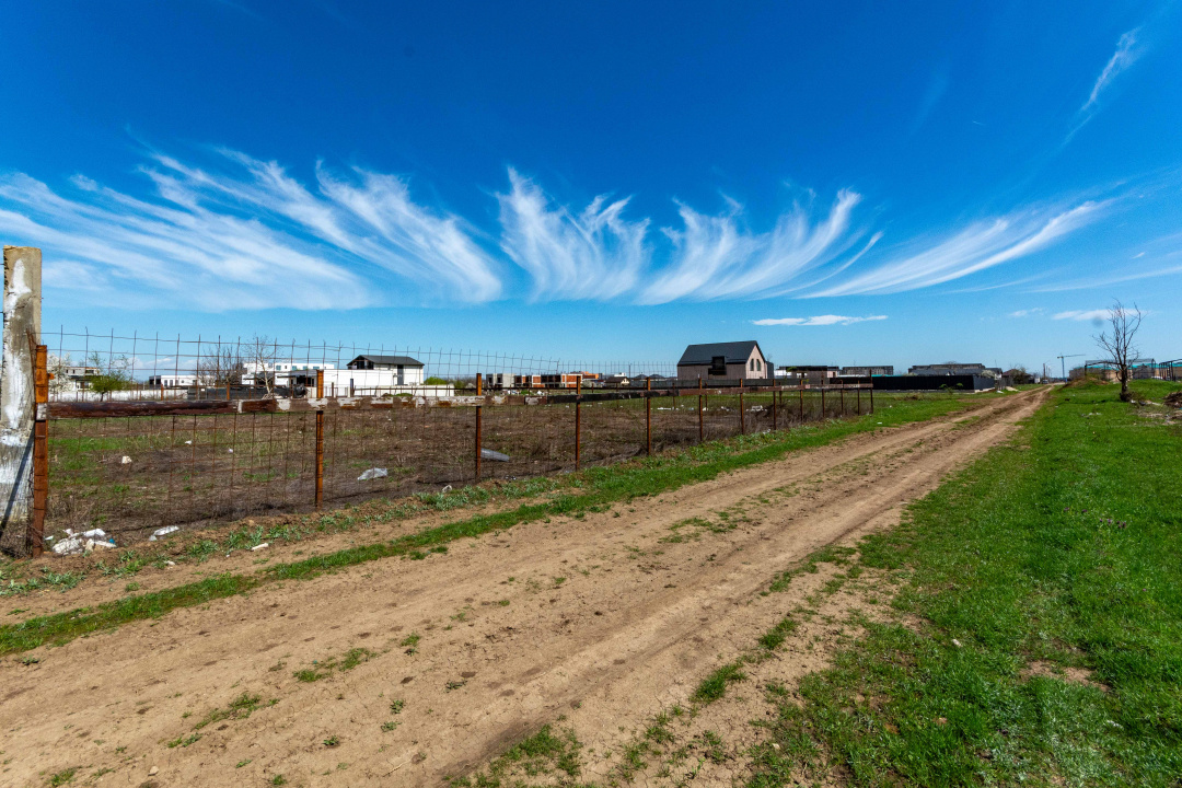 Tunari – zona Castanului | teren 750 mp | deschidere 25 ml | Ideal casa / duplex